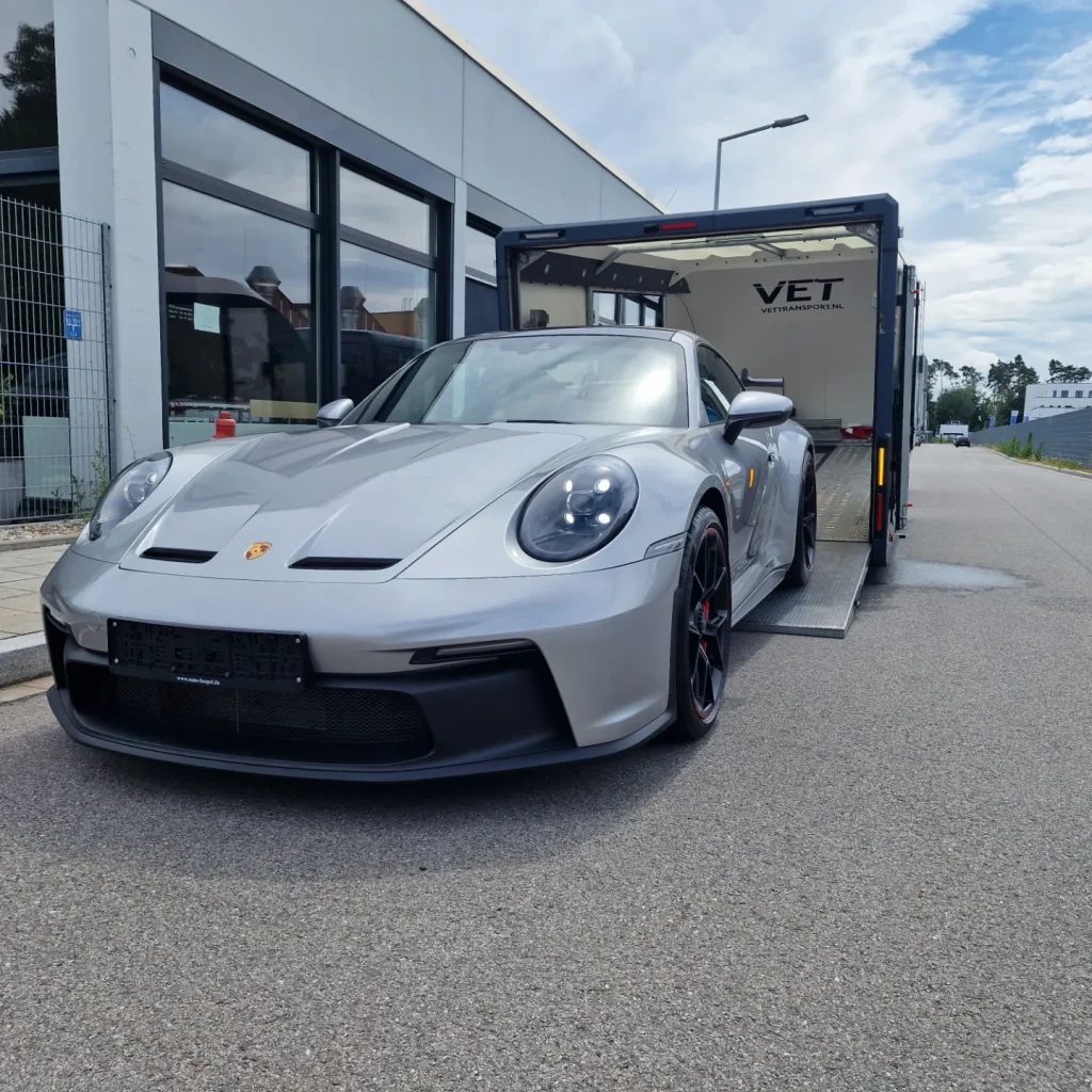 Voertuigtransport en ophaalservice door Degen Car Detail